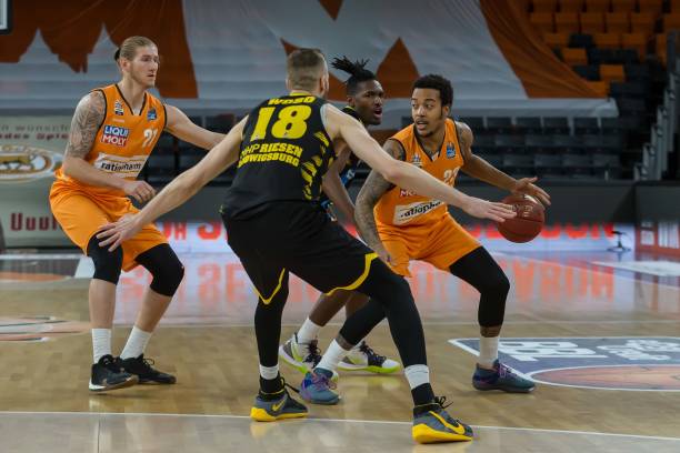 种对现实困 种对现实困