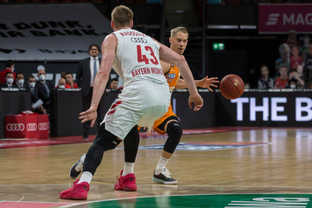 欧冠赛场的 欧冠赛场的