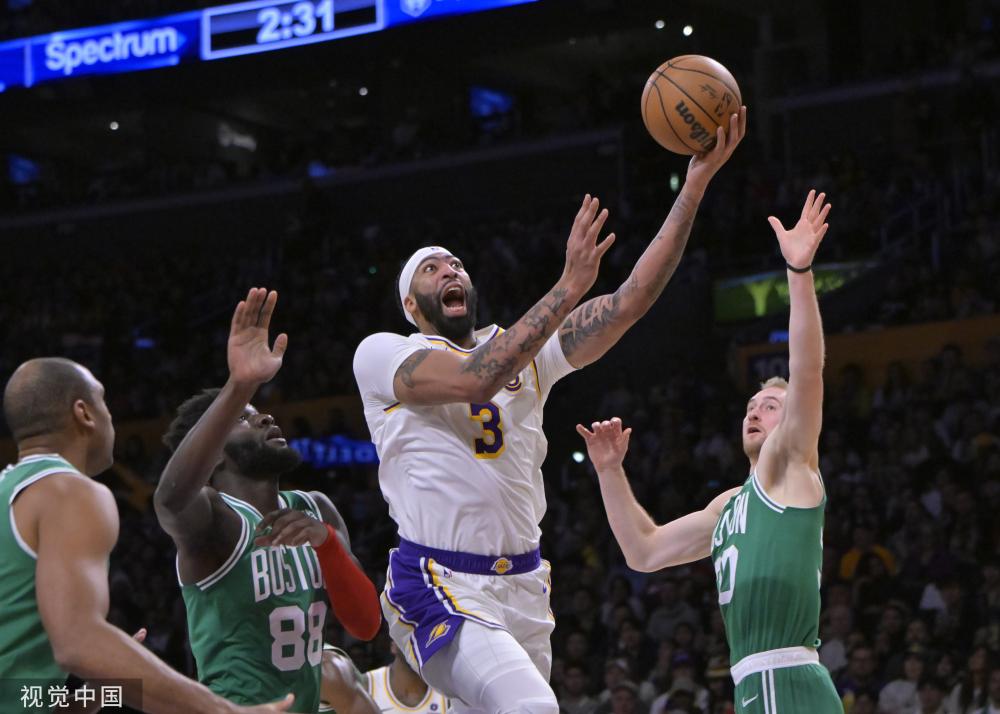 赛场上展现 赛场上展现